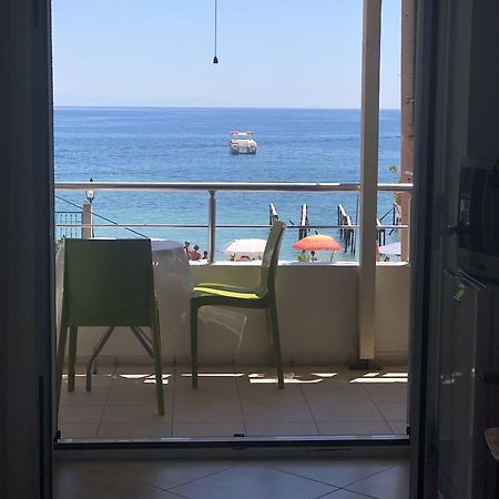 Casa Del Mar Hotel Himare Exterior photo